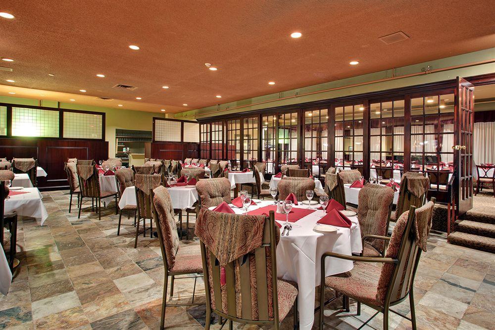 Holiday Inn Sudbury By Ihg Ресторан фото