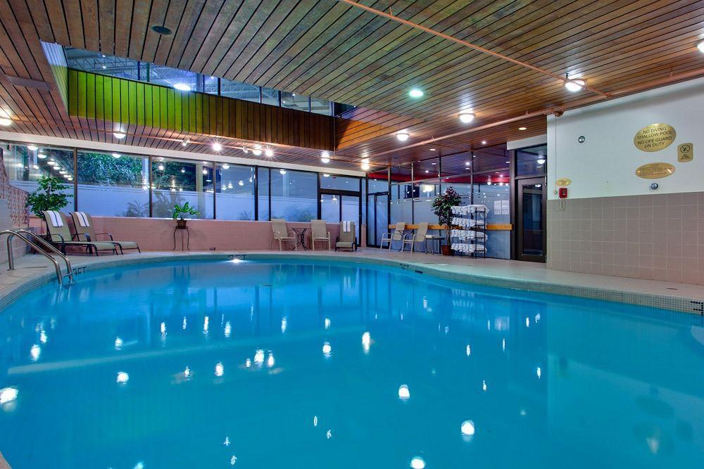 Holiday Inn Sudbury By Ihg Зручності фото