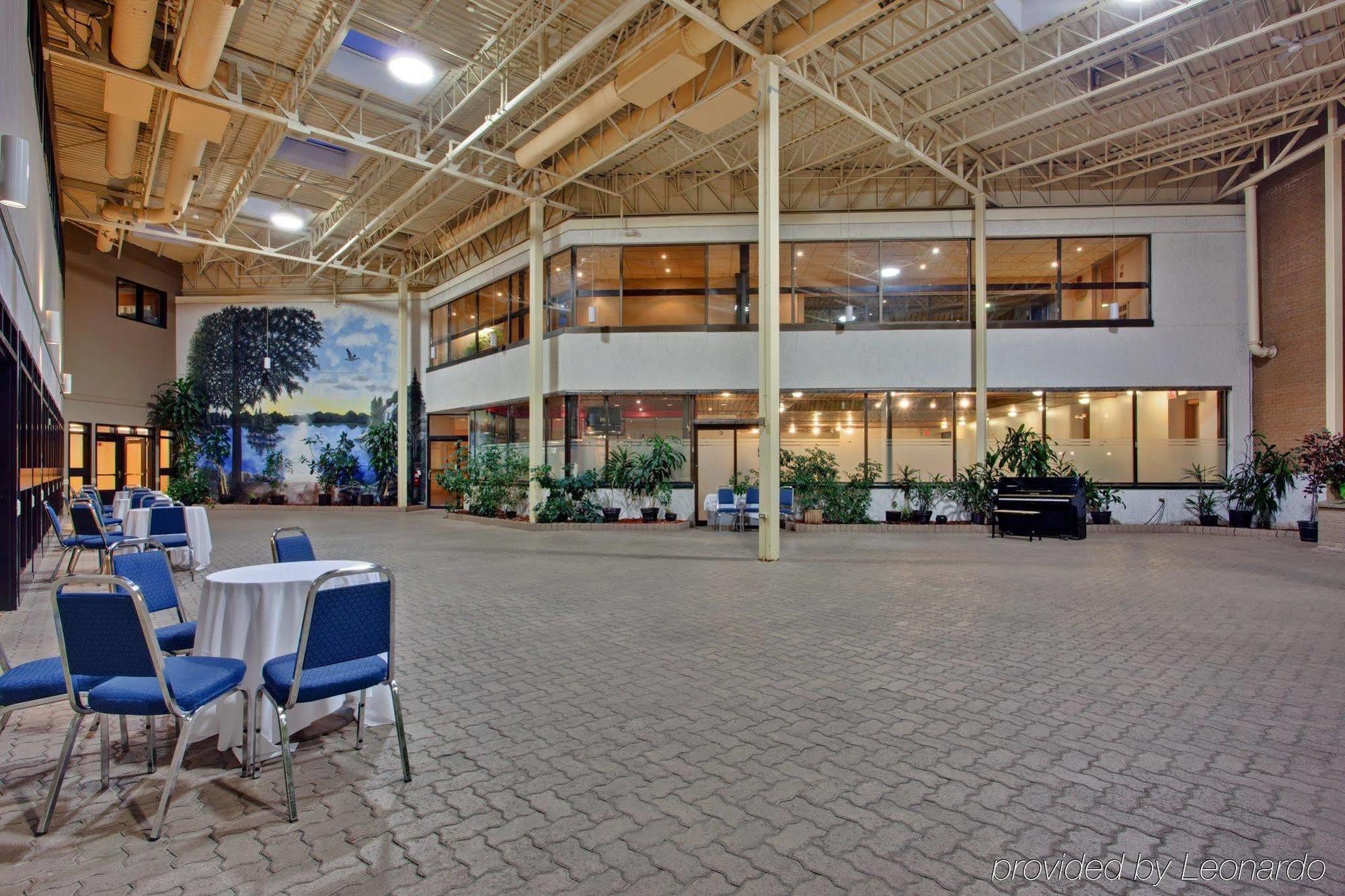Holiday Inn Sudbury By Ihg Інтер'єр фото